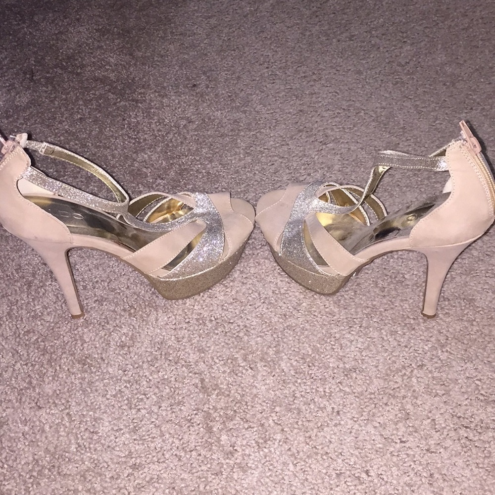 Heels - Picture 4 of 4
